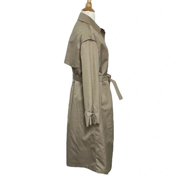 Vintage Misty Harbor 14P tan trench coat with red trim and removable liner - Picture 7 of 12